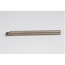 E10K-SCLCR-06, твердосплавний розточувальний оправка з хвостовиком Ø 10 мм для внутрішнього (ID) різання, права, гвинтове кріплення, подача охолодження крізь інструмент