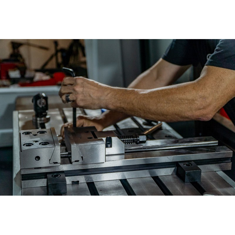 150mm (6") Single-Station Modular Fixed-Jaw Vise, 300mm (12") Opening